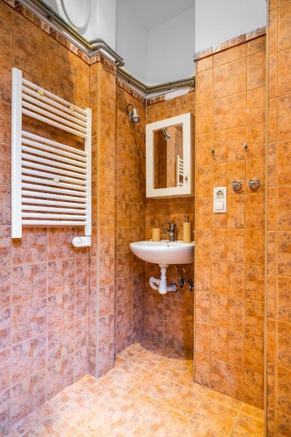Apartamento Sofia'S Vintage Gem: Spacious 2Bd Flat On Solunska Exterior foto